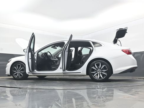 Used 2018 Chevrolet Malibu LT FWD image 43