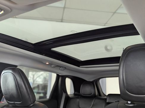 Used 2022 Jeep Cherokee Latitude w/ Sun & Sound Group image 31