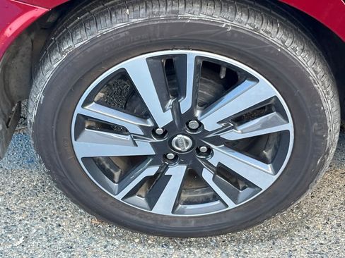 Used 2020 Nissan Versa SV image 14