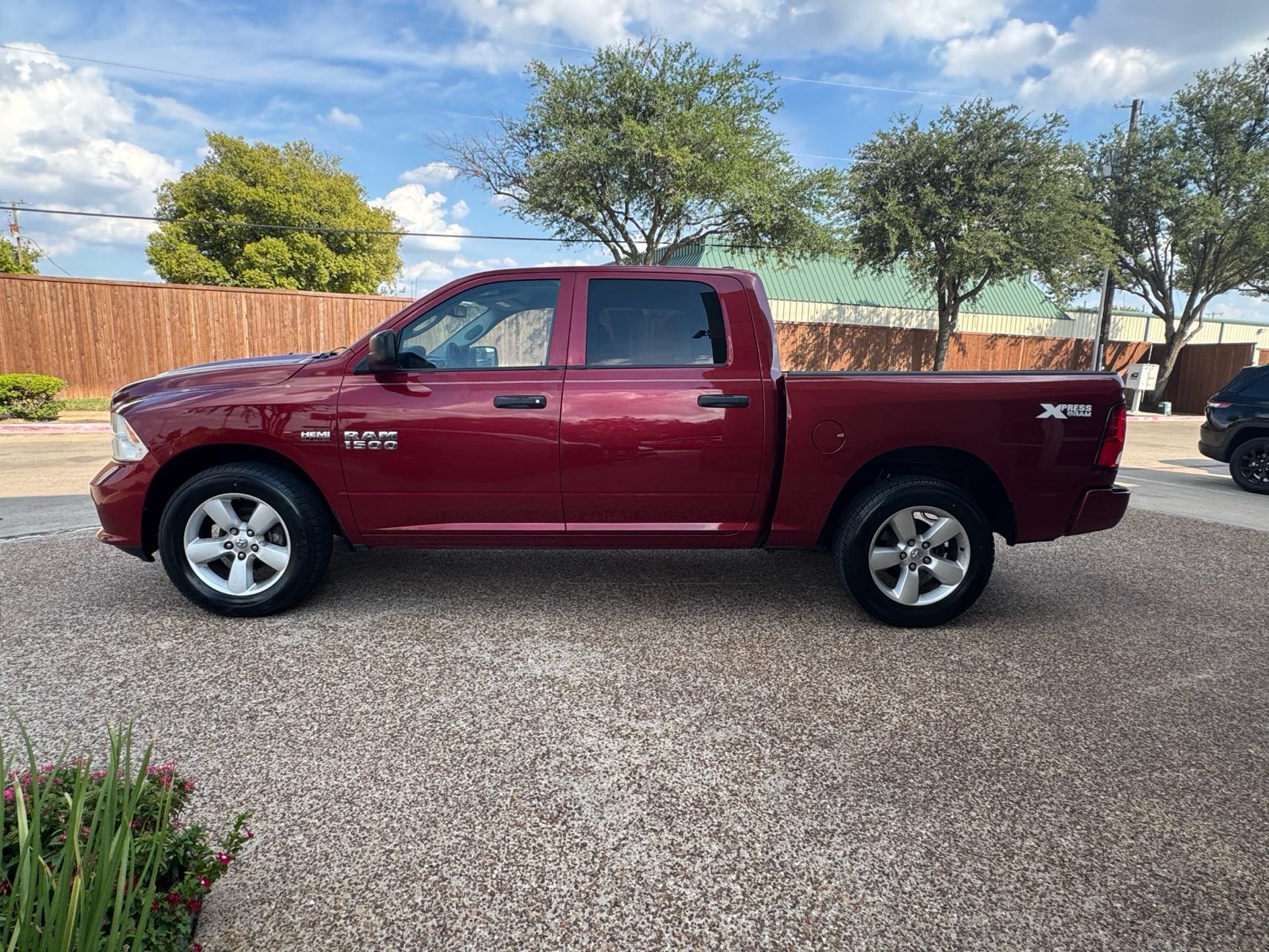 Used 2014 RAM 1500 Express RWD image 11