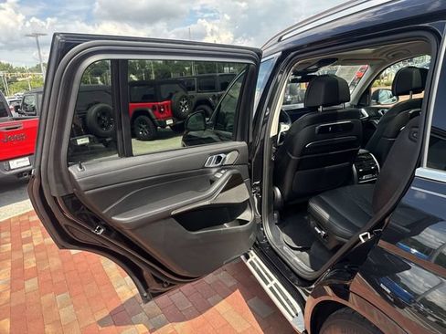 Used 2025 BMW X7 xDrive40i AWD/4WD image 27