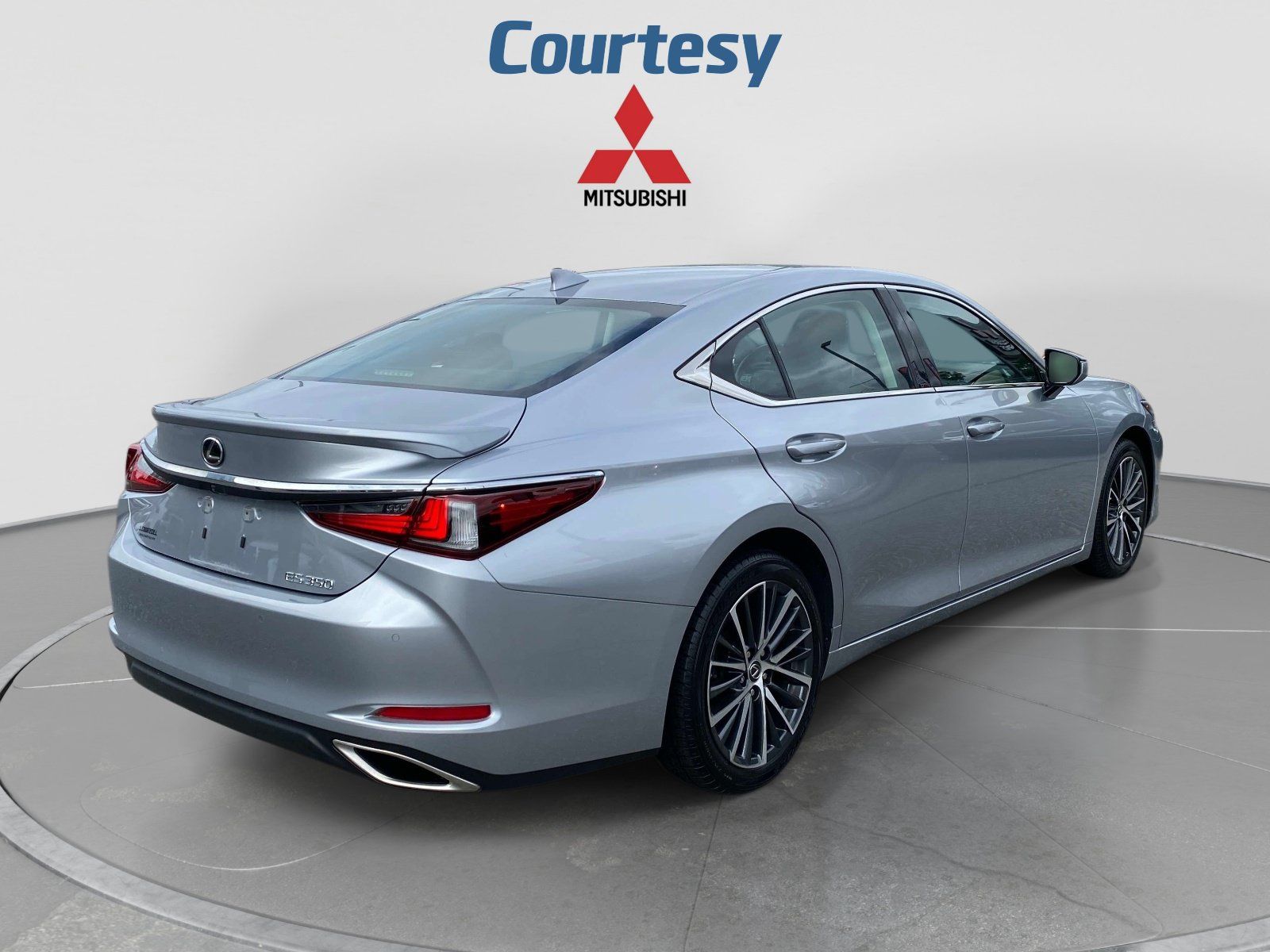 Used 2023 Lexus ES 350 w/ Premium Package FWD image 5