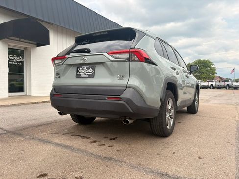 Used 2022 Toyota RAV4 XLE AWD/4WD image 7