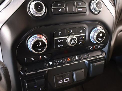 Used 2021 GMC Sierra 3500 SLT image 7