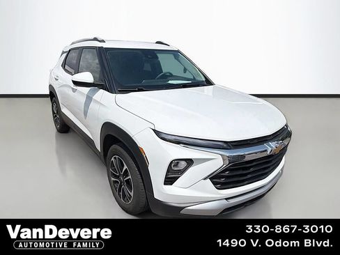 Used 2024 Chevrolet TrailBlazer LT w/ Driver Confidence Package AWD/4WD image 1
