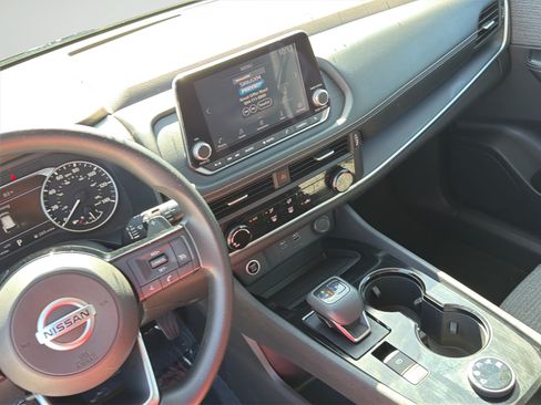 Used 2021 Nissan Rogue S AWD/4WD image 21