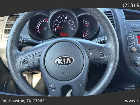Used 2013 Kia Soul FWD image 39