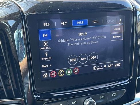 Certified 2023 Chevrolet Traverse RS image 30