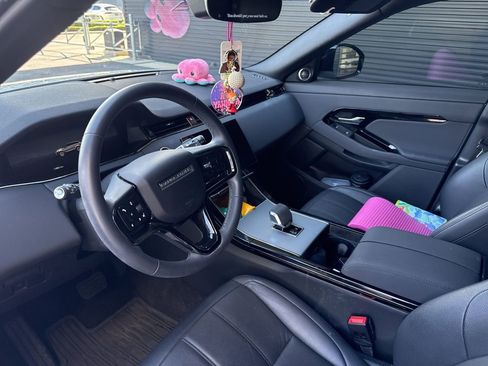 Used 2025 Land Rover Range Rover Evoque S image 4