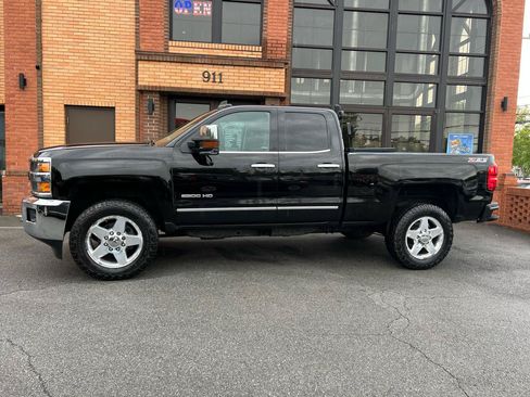 Used 2015 Chevrolet Silverado 2500 LTZ w/ LTZ Plus Package AWD/4WD image 4