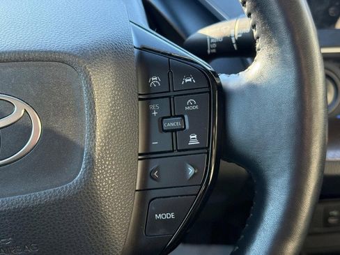 Used 2023 Toyota Prius XLE image 21