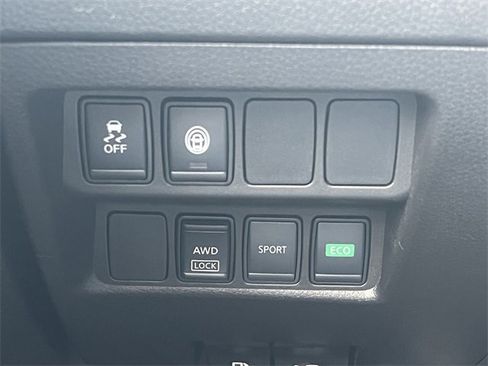 Used 2020 Nissan Rogue Sport SV image 14