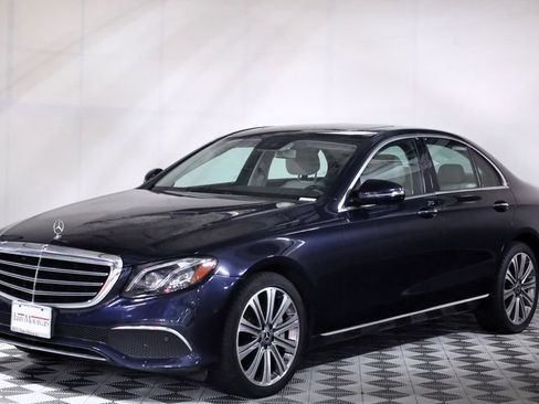 Certified 2018 Mercedes-Benz E 400 4MATIC Sedan image 3
