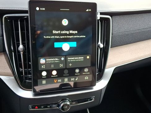 New 2026 Volvo XC90 B6 Plus w/ Protection Package Premier image 11