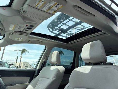 Used 2017 Subaru Forester 2.5i Premium AWD/4WD image 7