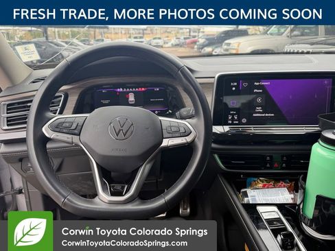 Used 2024 Volkswagen Atlas SEL Premium R-Line image 11