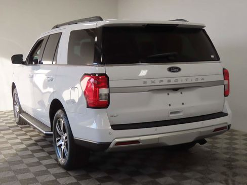 Used 2022 Ford Expedition XLT image 3