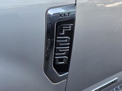 Used 2017 Ford F250 XLT w/ XLT Premium Package AWD/4WD image 34