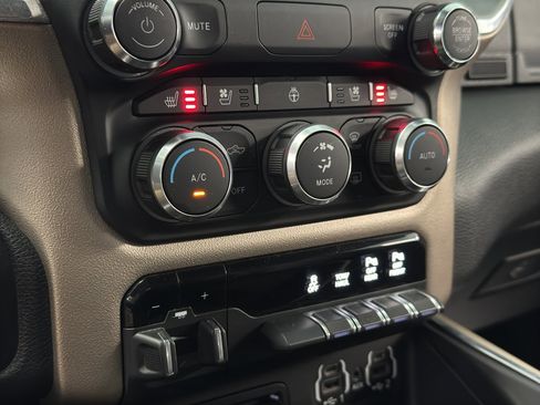 Used 2019 RAM 2500 Laramie image 27