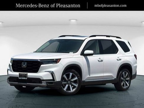 Used 2025 Honda Pilot Elite image 1