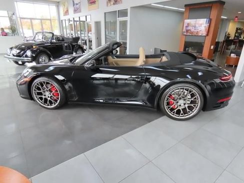 Used 2022 Porsche 911 Carrera 4 AWD/4WD image 14