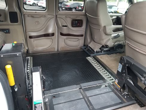 Used 2012 GMC Savana 1500 1500 image 36