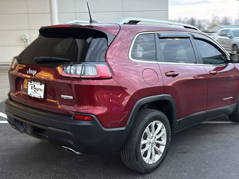 Used 2019 Jeep Cherokee Latitude w/ Cold Weather Group image 28