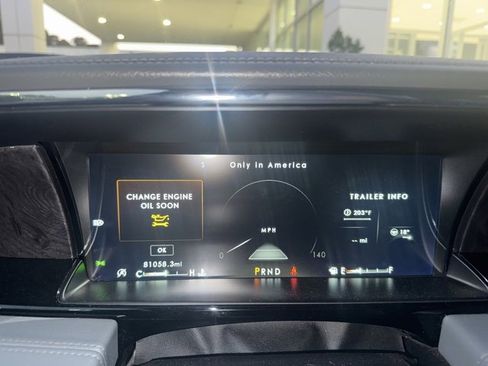 Used 2019 Lincoln Navigator Reserve image 11