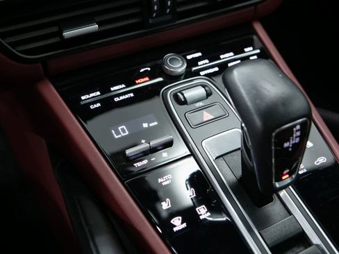 Certified 2022 Porsche Cayenne S image 31