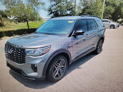 Used 2025 Ford Explorer ST-Line w/ Premium Package RWD image 1