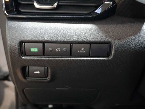 Used 2023 Nissan Sentra SV image 25