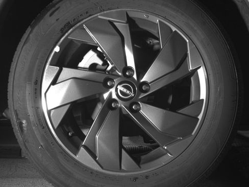 Used 2025 Nissan Rogue SV FWD image 15