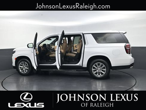 Used 2024 Chevrolet Suburban Premier AWD/4WD image 37