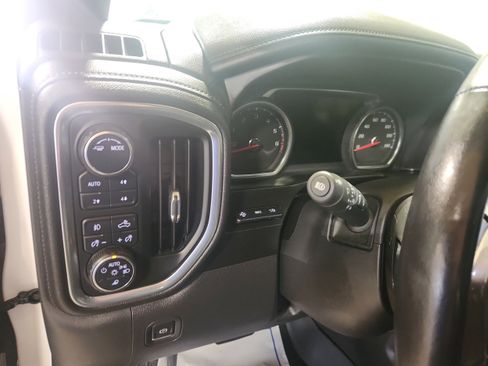 Used 2021 Chevrolet Silverado 1500 High Country w/ Technology Package image 15