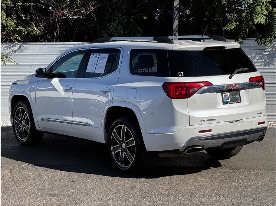 Used 2018 GMC Acadia Denali w/ Technology Package AWD/4WD image 3