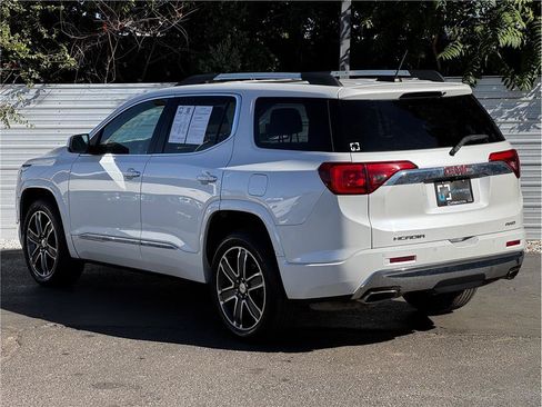 Used 2018 GMC Acadia Denali w/ Technology Package AWD/4WD image 3