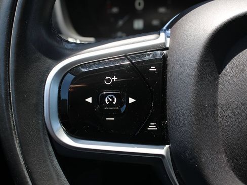 Used 2019 Volvo XC90 T6 Momentum w/ Protection Package Premier AWD/4WD image 22