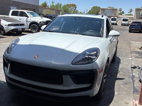 Used 2023 Porsche Macan Turbo AWD/4WD image 5