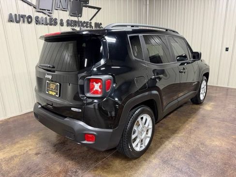 Used 2019 Jeep Renegade Latitude FWD image 8