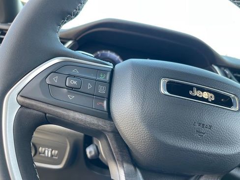 New 2025 Jeep Grand Cherokee L Limited w/ Luxury Tech Group II image 12