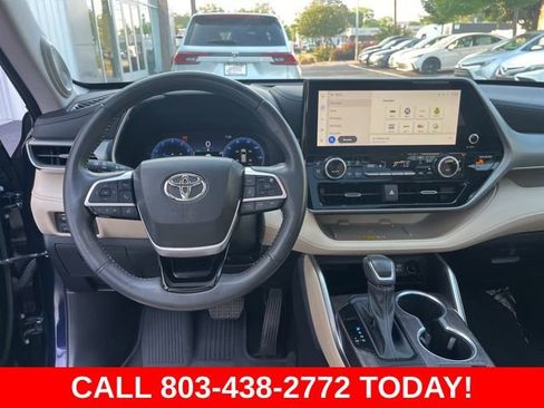Used 2023 Toyota Highlander Platinum FWD image 20