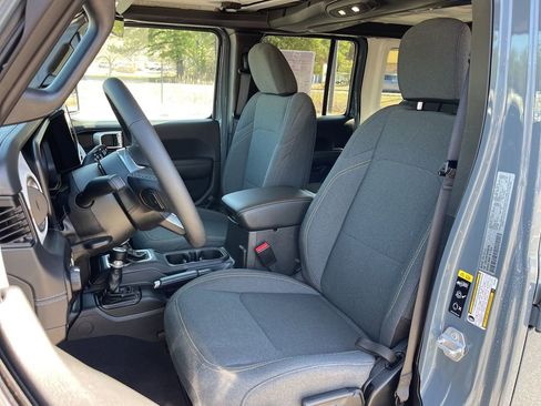 Certified 2025 Jeep Wrangler Unlimited Sahara image 20