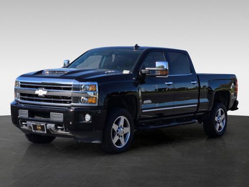 Used 2019 Chevrolet Silverado 2500 High Country w/ Duramax Plus Package AWD/4WD image 8