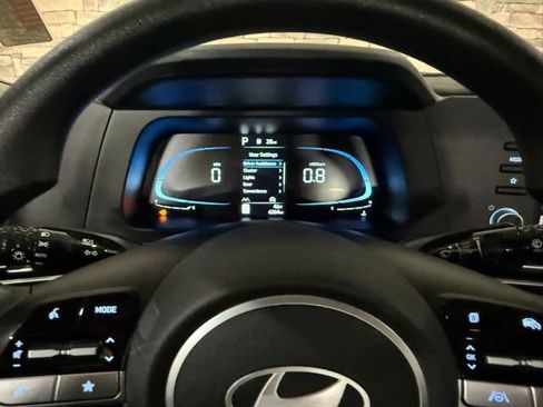 New 2025 Hyundai Elantra SE image 17