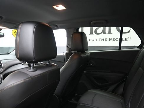 Used 2019 Chevrolet Trax LT w/ LT Convenience Package image 18