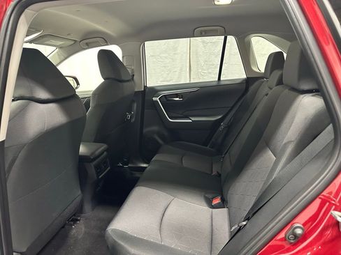 Used 2025 Toyota RAV4 XLE AWD/4WD image 46