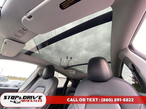 Used 2021 Tesla Model Y Long Range image 14
