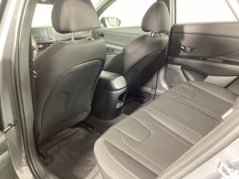 Certified 2025 Hyundai Elantra Sport image 33