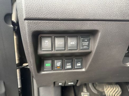 Used 2016 Nissan Rogue SL w/ SL Premium Package image 18