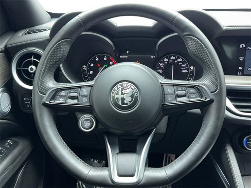 Used 2022 Alfa Romeo Stelvio Ti image 14